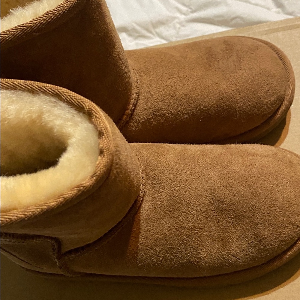 UGG Classic Tan Shearling Boots - Picture 4 of 6